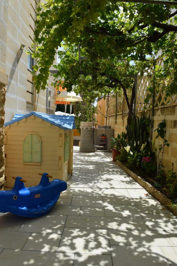 Central Villa Flatlet With Pool - Free Parking And Wifi Lija Εξωτερικό φωτογραφία